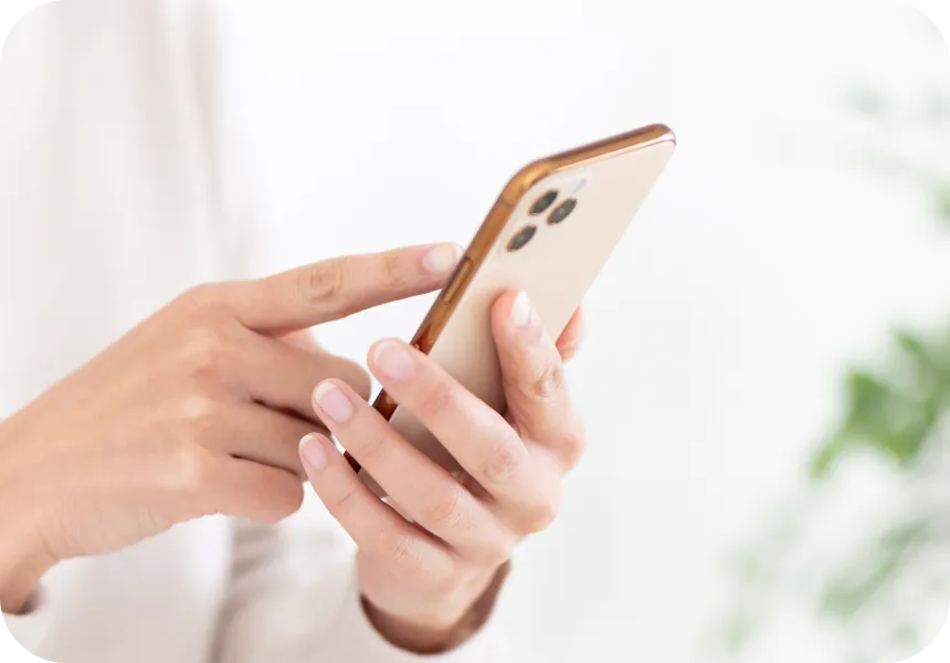 スマートフォンで無料相談を申し込む手元